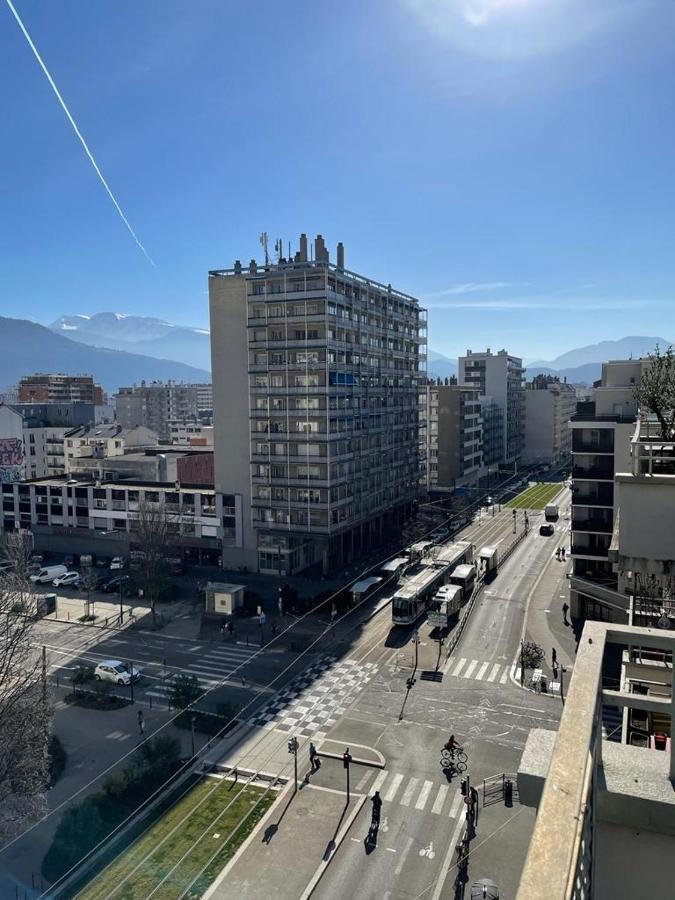 Lumineux 2 Chambres Avec Garage Prive - Tram A 1 Min Grenoble Exterior foto